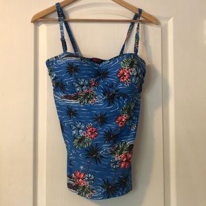Tankini top, removable straps NWOT!